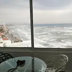 Front-row - Skyline Retreat - Pool Access * Lárnaca