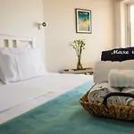Front-row - Skyline Retreat - Pool Access Apartamento