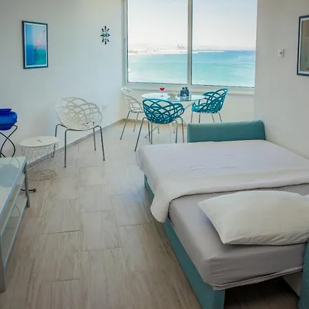 Luxury Penthouse 1br-seafront-seasonal Pool-central Apartment *