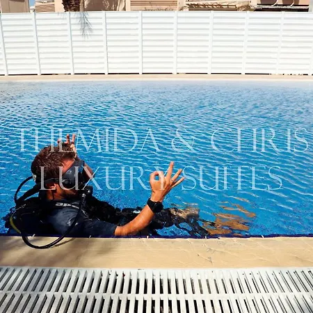 Front-row - Skyline Retreat - Pool Access * Larnaca