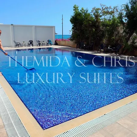 Luxury Penthouse 1br-seafront-seasonal Pool-central *