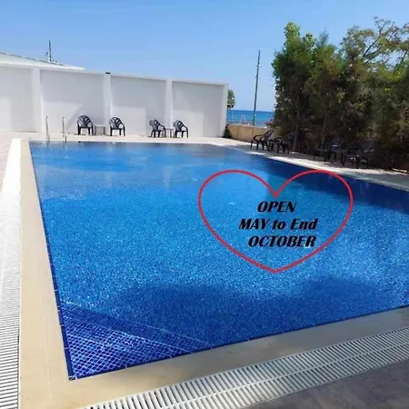 Luxury Penthouse 1br-seafront-seasonal Pool-central Apartment