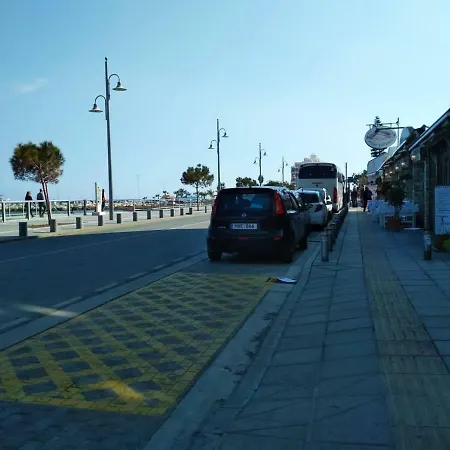 Front-row - Skyline Retreat - Pool Access Daire Larnaca