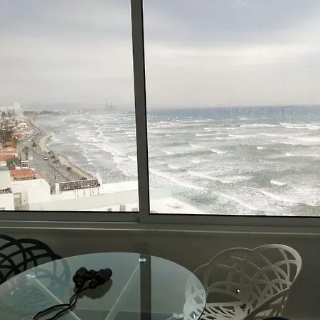 Luxury Penthouse 1br-seafront-seasonal Pool-central * Larnaca