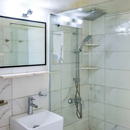 Luxury Penthouse 1br-seafront-seasonal Pool-central Apartment