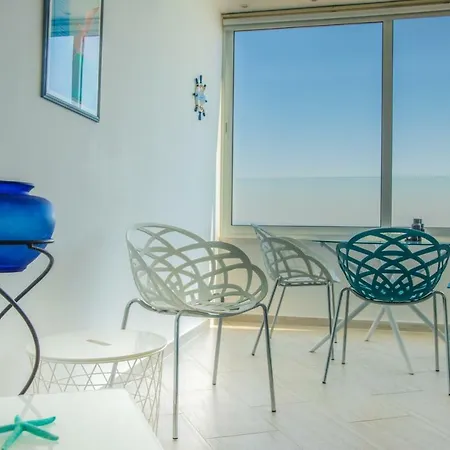 Luxury Penthouse 1br-seafront-seasonal Pool-central Apartment *