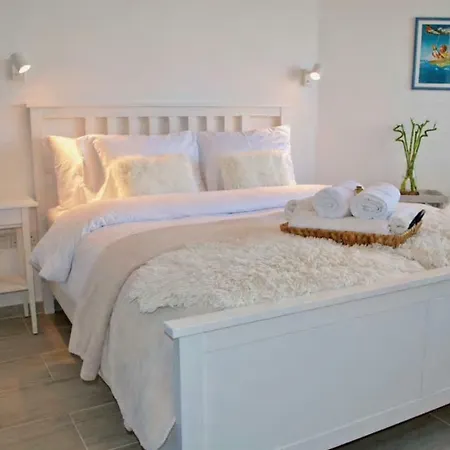 Front-row - Skyline Retreat - Pool Access Daire Larnaca