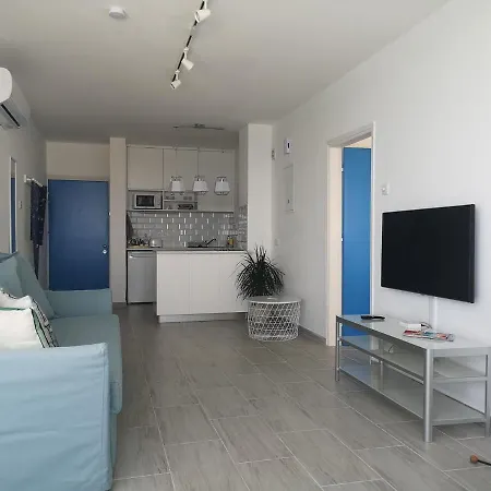 Front-row - Skyline Retreat - Pool Access