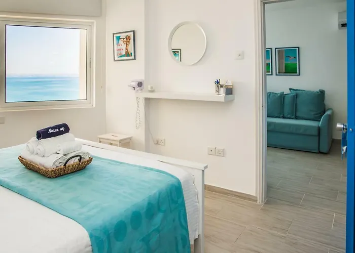 Front-row - Skyline Retreat - Pool Access 아파트 *