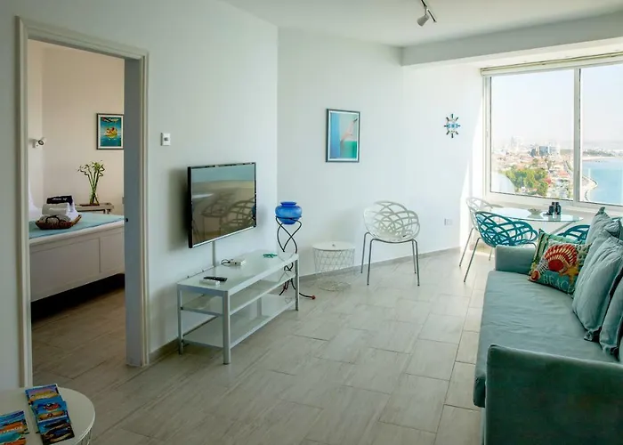 아파트 Front-row - Skyline Retreat - Pool Access