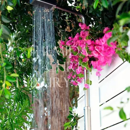 Appartement Front-row - Skyline Retreat - Pool Access