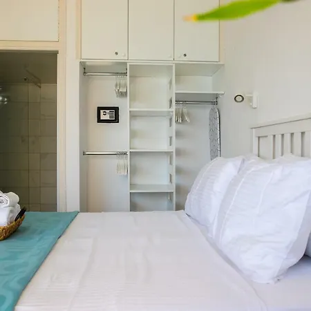 Front-row - Skyline Retreat - Pool Access Appartement *