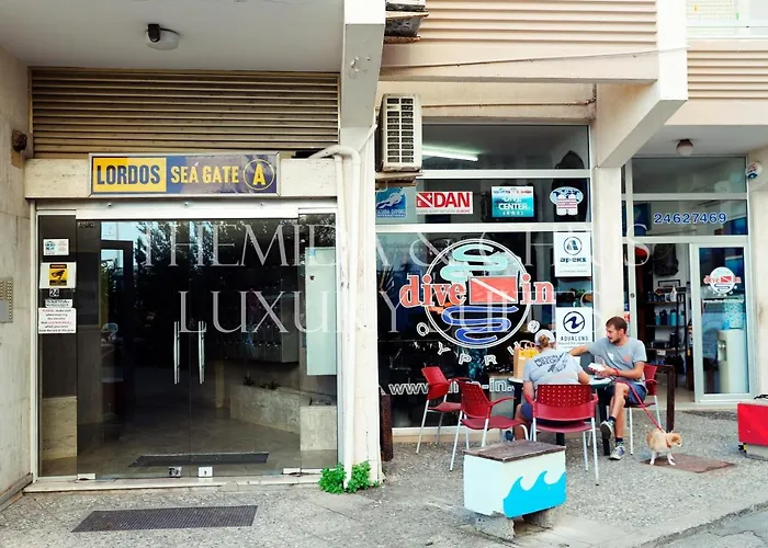 Front-row - Skyline Retreat - Pool Access アパート