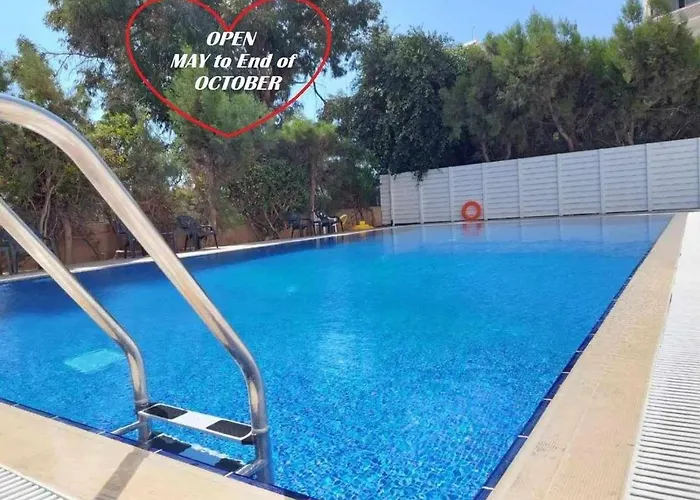 Front-row - Skyline Retreat - Pool Access * Larnaca