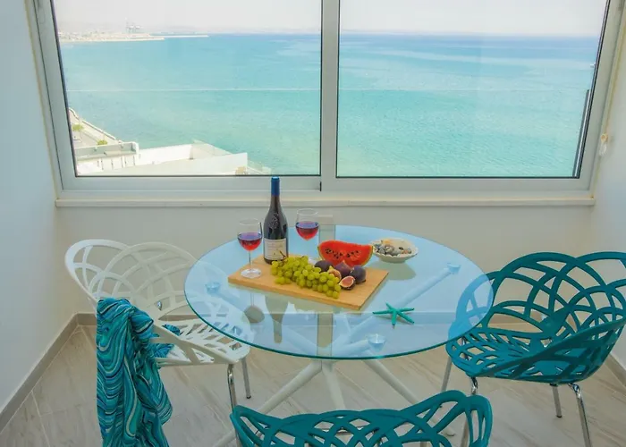 Front-row - Skyline Retreat - Pool Access ラルナカ