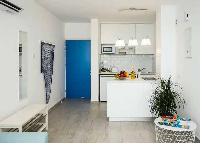 Front-row - Skyline Retreat - Pool Access * ラルナカ