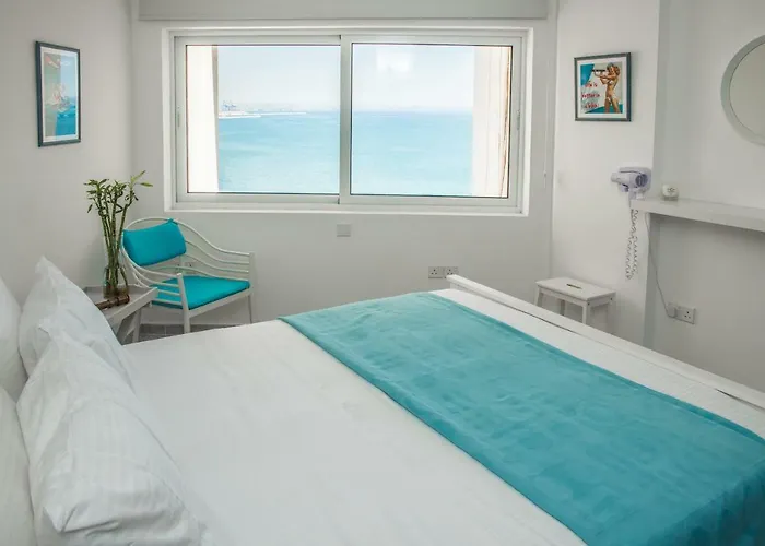 アパート Front-row - Skyline Retreat - Pool Access