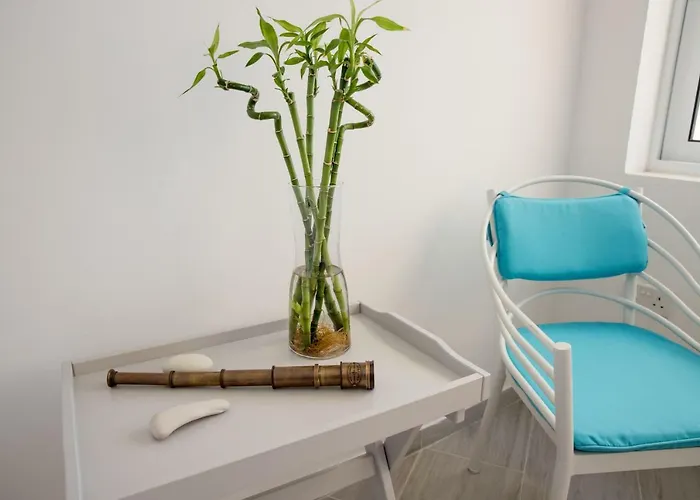 Front-row - Skyline Retreat - Pool Access Larnaca