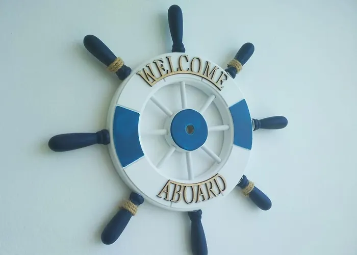 アパート Front-row - Skyline Retreat - Pool Access ラルナカ