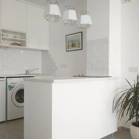 דירה Front-row - Skyline Retreat - Pool Access